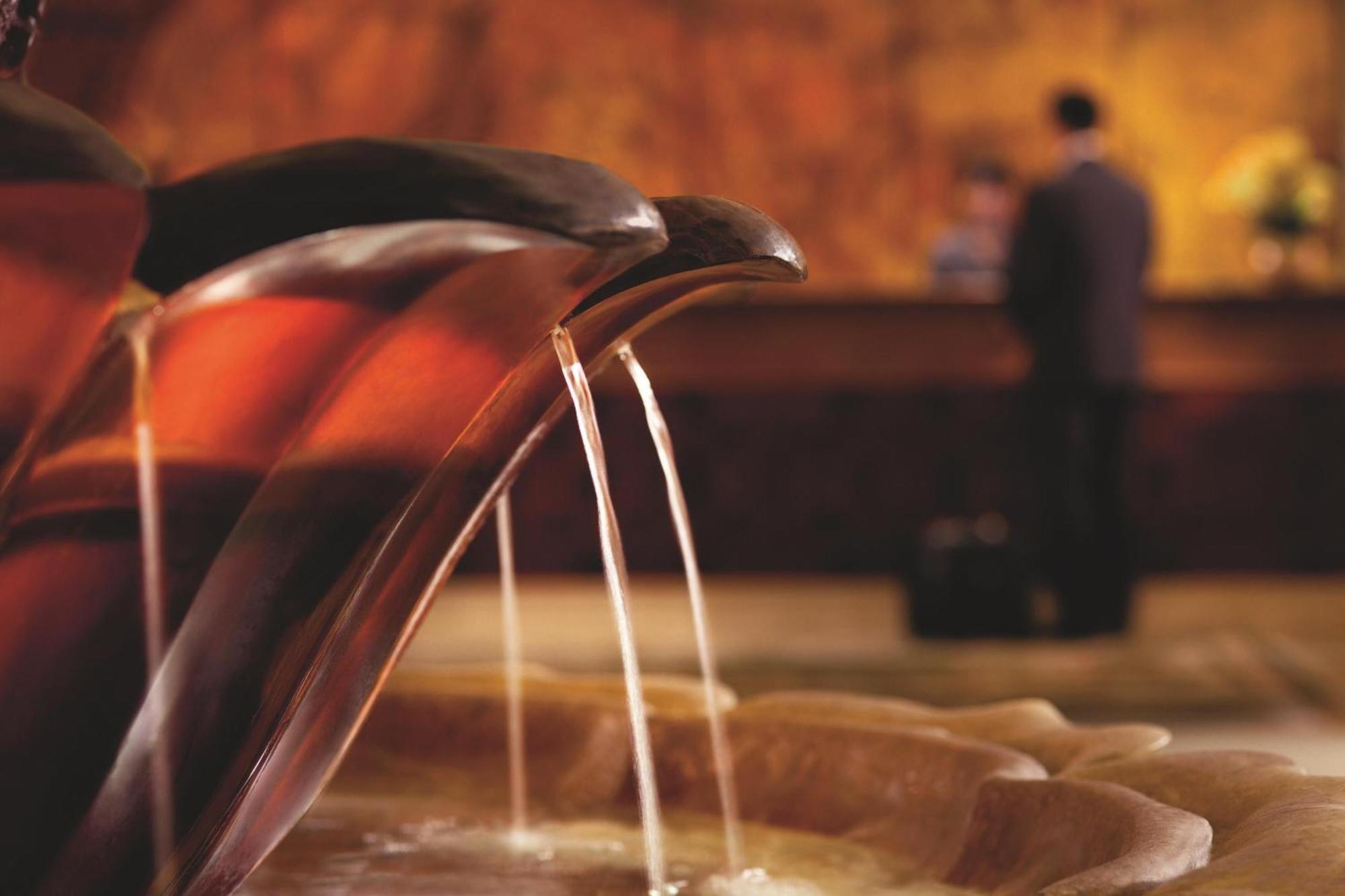 Hotel The Ritz-Carlton, Canton Esterno foto
